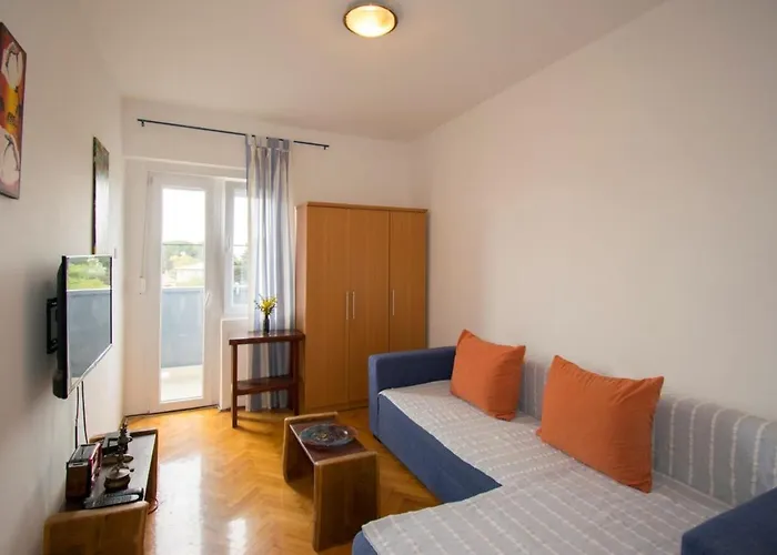 Apartman M In Premantura