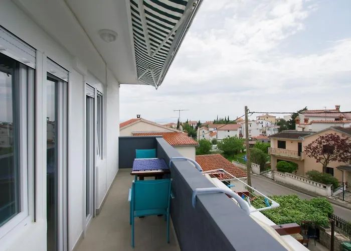 Apartman M In Premantura